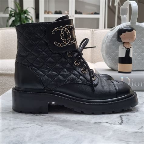 chanel boots kreacje.